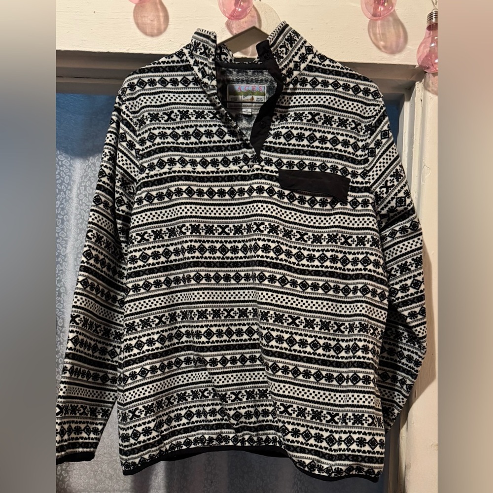 Jachs Cabin Black and White Patterned Pullover ladies